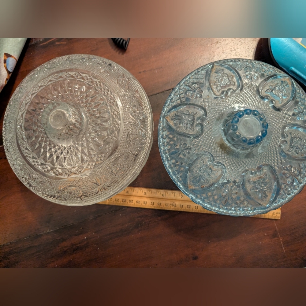🫱 2 Vintage Glass Candy Dishes